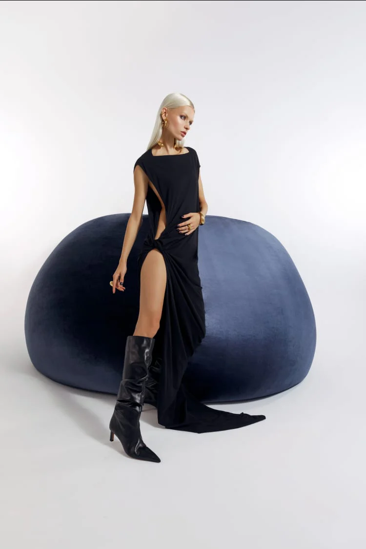 Gold Torque Necklace - Image 3