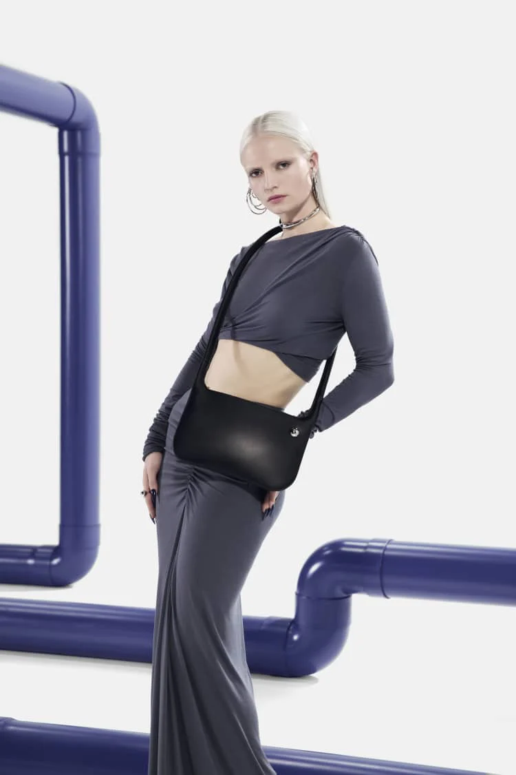 LOCK bag | black clutch bag - Image 3