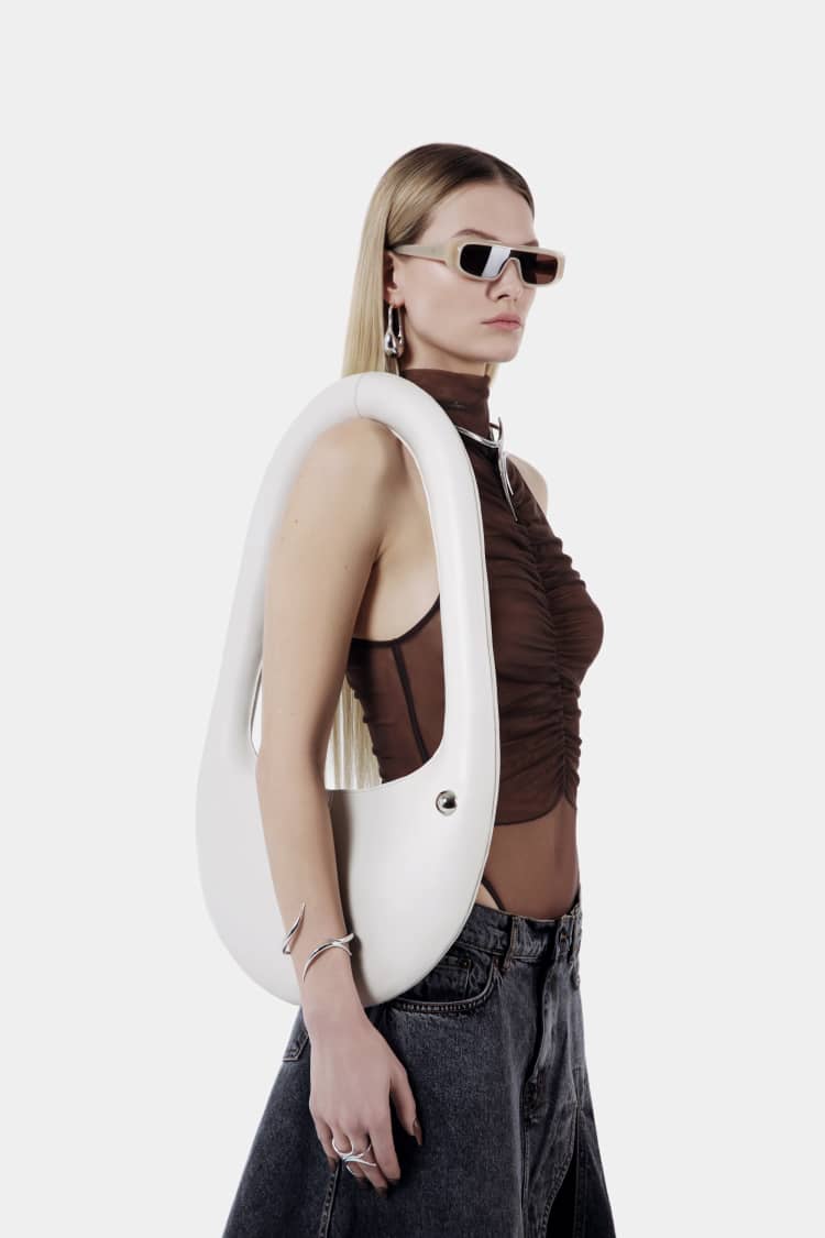 LOCK bag | white shoulder bag - Image 4