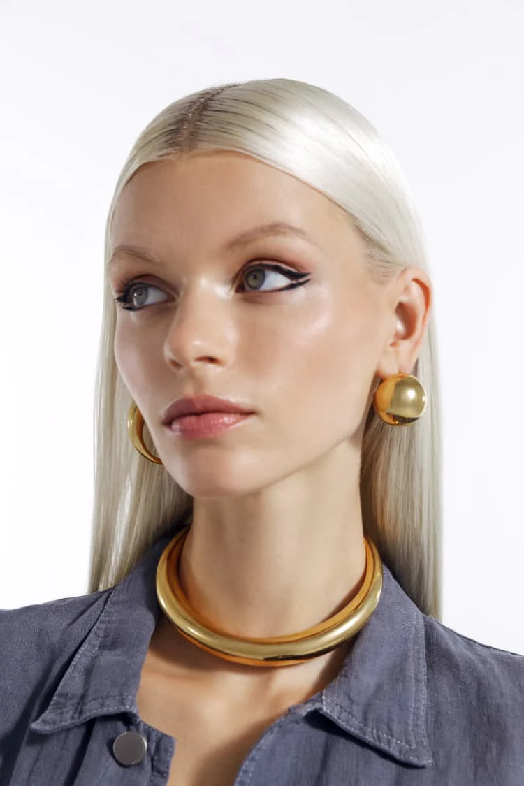 Gold Round Minimalist Choker Necklace - Image 4