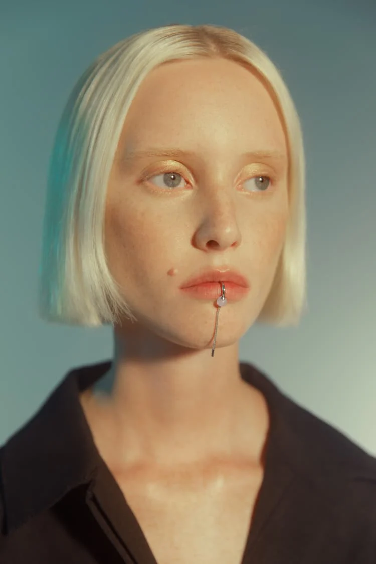 Silver Lip Cuff with Chain - Image 4